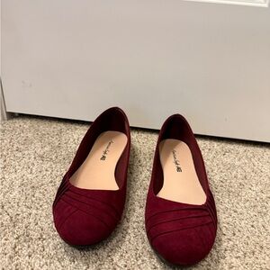 American Eagle by Payless Maroon Flats